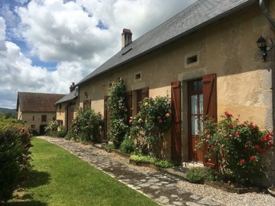 maison, gite et dépendances A VENDRE - ST HILAIRE EN MORVAN - 302.67 m2 - 430 000 €